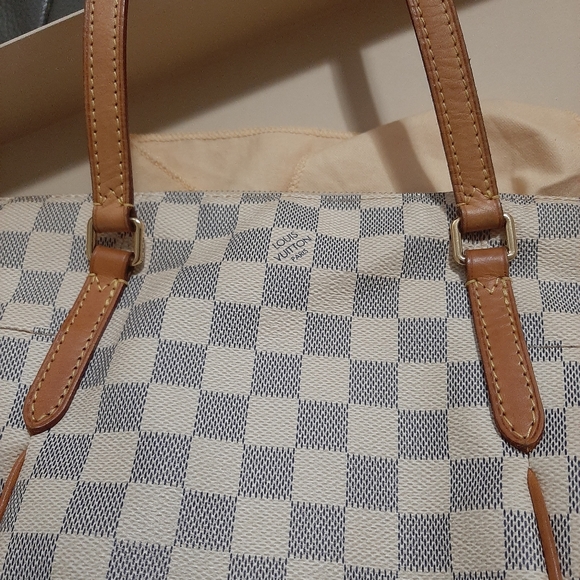 LV AZUR - Picture 10 of 16